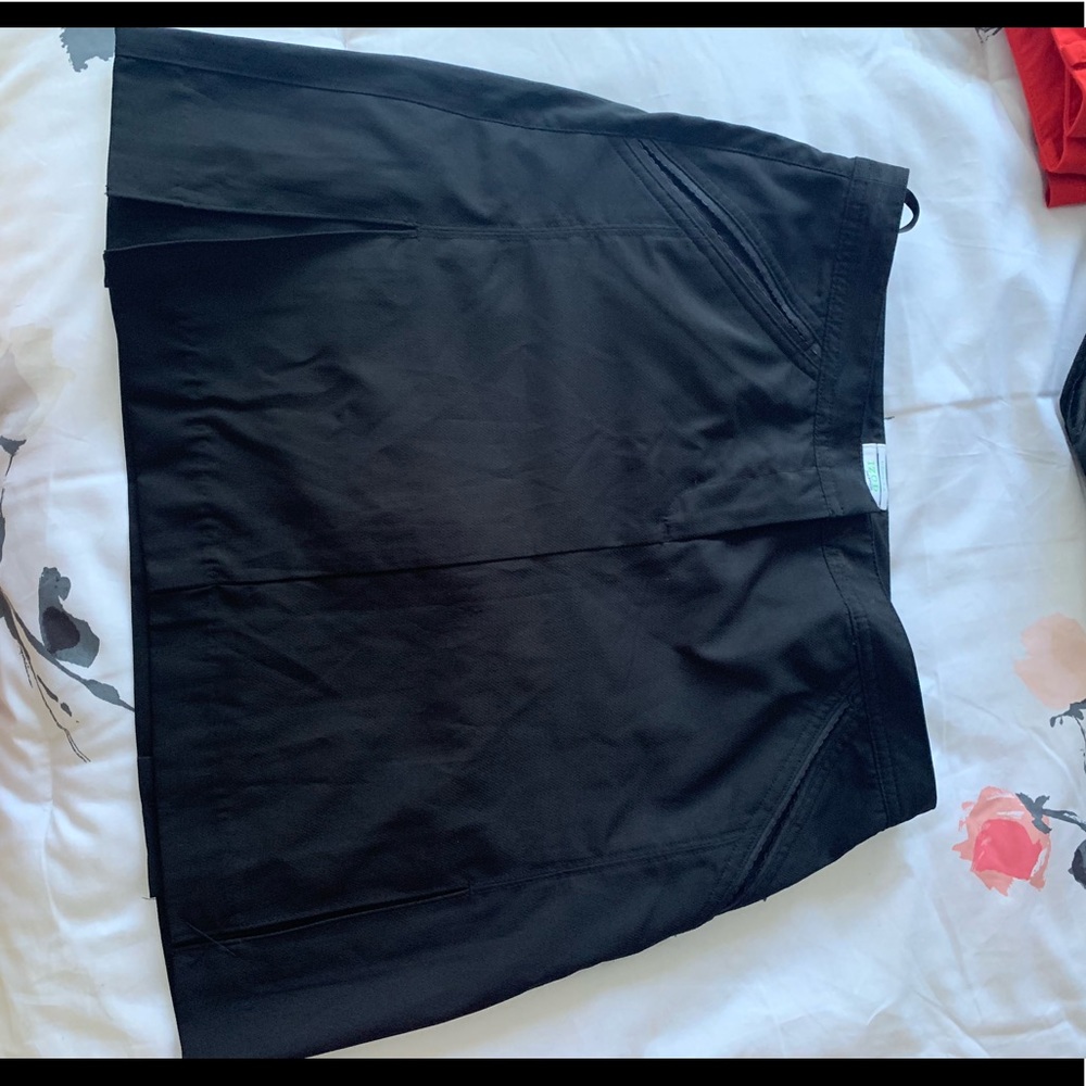 Izod women’s golf skirt